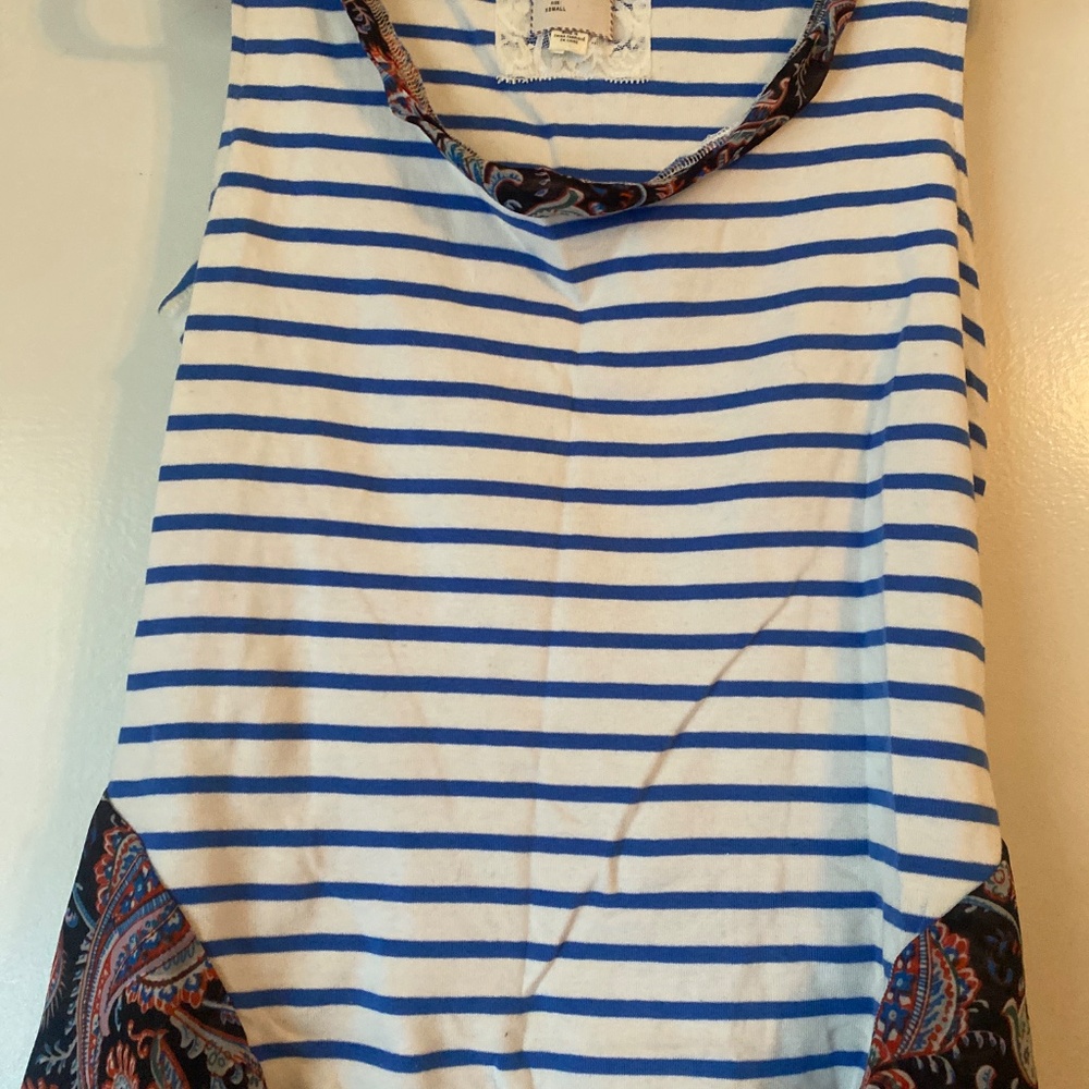 Cute mixed pattern top - Picture 3 of 4